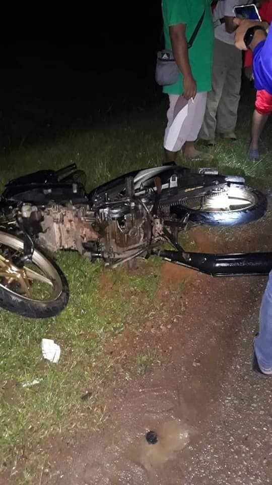 其中一辆摩哆严重损坏。