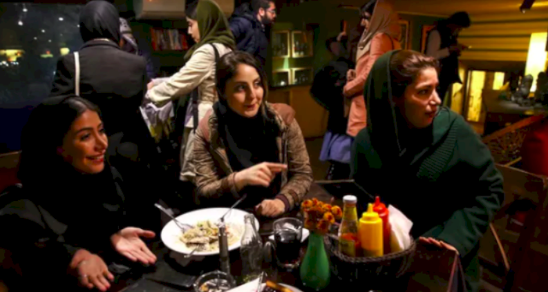伊朗547间餐厅及咖啡店因没有遵守伊斯兰教原则，被迫歇业。