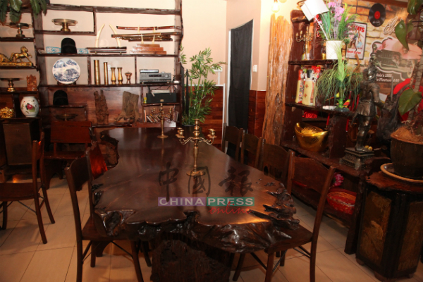 绿园小食馆将珍艾木家具展览厅与美食融合一体，让珍艾木家具爱好者能前来参观顺道品尝本地美食。