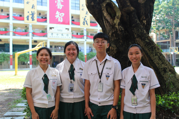 学生个人卓越服务奖得主，左起茹祉祺、郑馨月、赖修泽及柯宇萱。