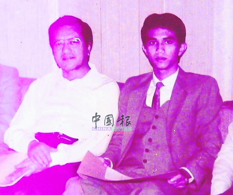 1980年代，阿兹敏以美国大学学生领袖身分，认识了马哈迪，并受到赏识。