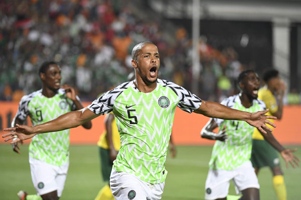 艾孔攻进尼日利亚绝杀南非的进球后庆祝。（法新社）