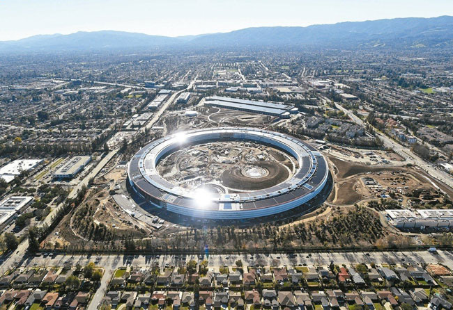 苹果位在美国加州的甜甜圈形巨无霸新总部苹果园区。