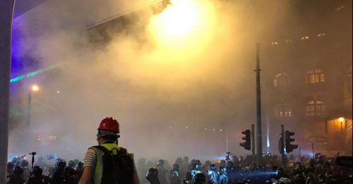◤反送中◢ 港警发催泪弹 驱散示威者
