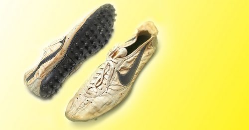 180万耐克“月球鞋” 其中一双在吉兰丹