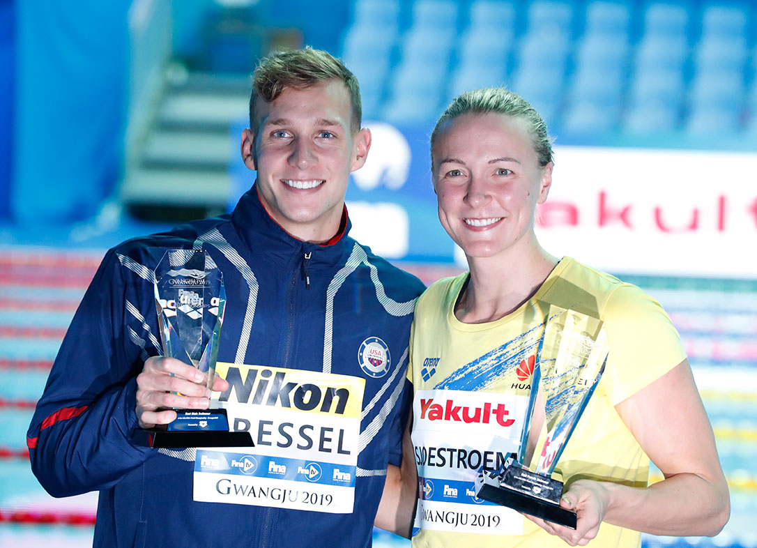 美國的“六金王”德雷塞爾和瑞典的舍斯特倫，當選游泳賽最佳男女運動員。（歐新社）