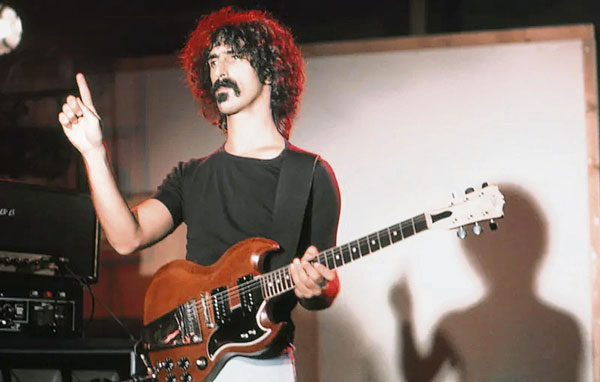 Frank Zappa说：“那些咬着雪茄的安哥们，未必懂得音乐，他们就只是摇摇头说，我懂得什么？谁懂得这些是什么音乐？就录吧，推了出去卖得好的话，一定就是好东西！”