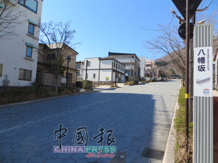 号称日本最美坡道的八幡阪，是电视剧和电影的热门取景地点。