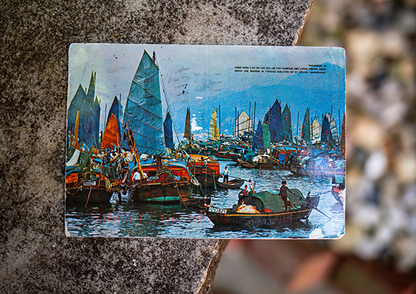 迟了足足26年的香港明信片。（美联社）