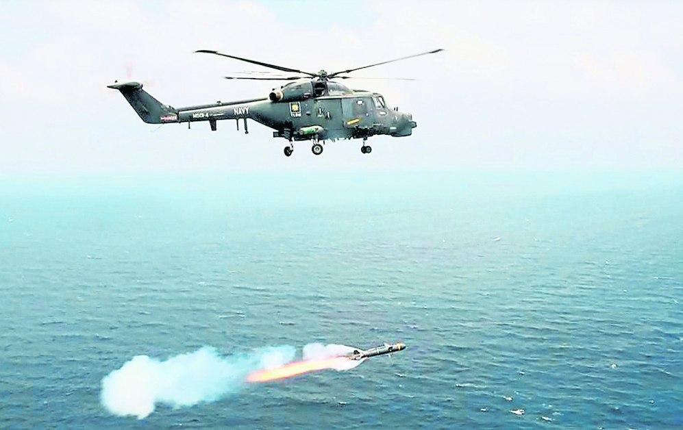 “超级大山猫”反潜直升机，实弹发射了空射型“海鸥”反舰导弹。