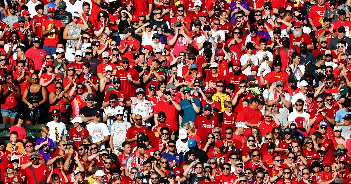 热情的利物浦球迷，期待“红军”本季有更大的突破。（法新社）