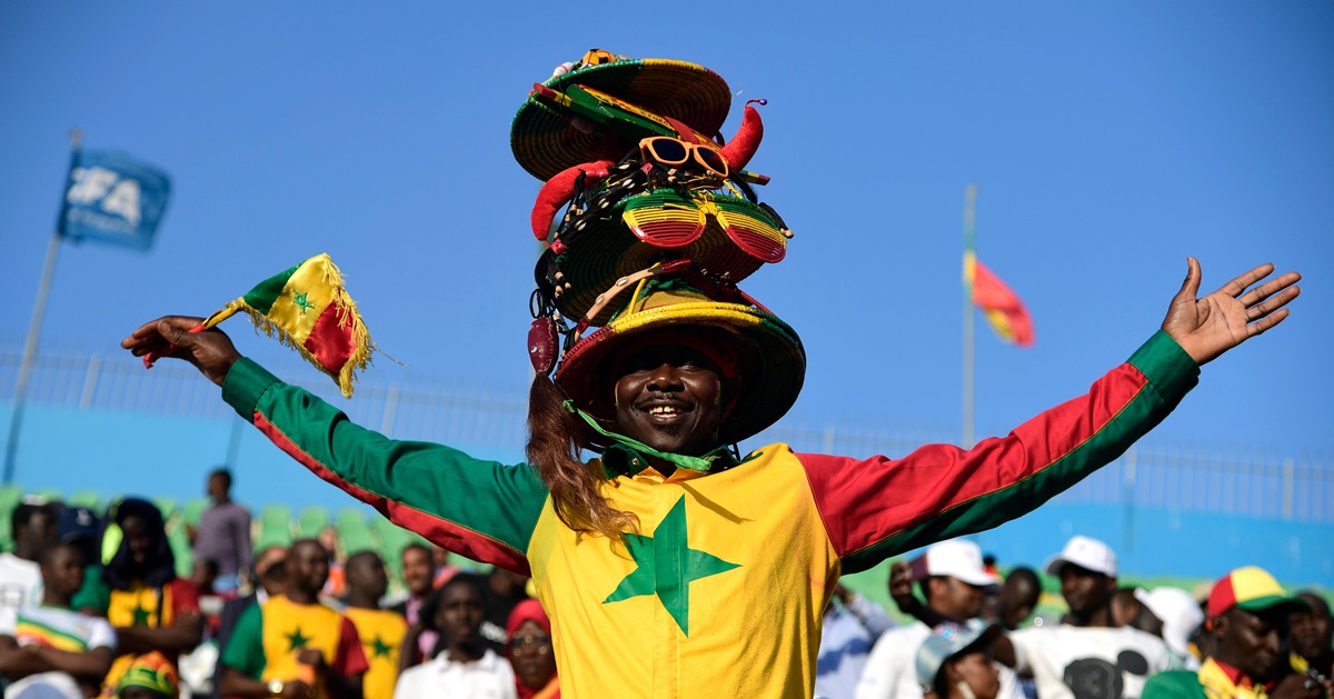 塞内加尔球迷期待半决赛精彩的一役。（法新社）