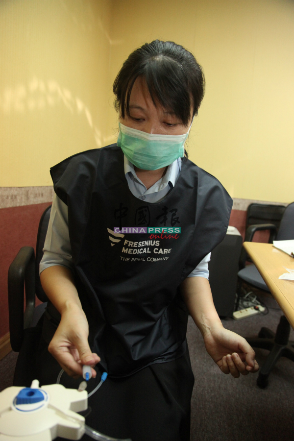 病患进行疗程时，最好戴上口罩，提升卫生水平。
