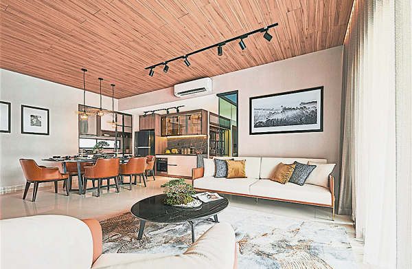 Uptown Residences公寓融合了现代感的室内设计，很好的展现了宽大而气派的空间格局。