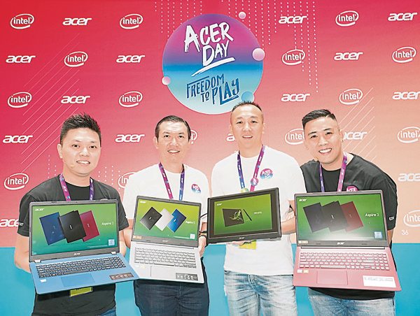 赖伟杰（左起）、陈永康、薛振雄及何鸿庆为大马Acer新产品主持推介，为用户带来更优质的使用体验。