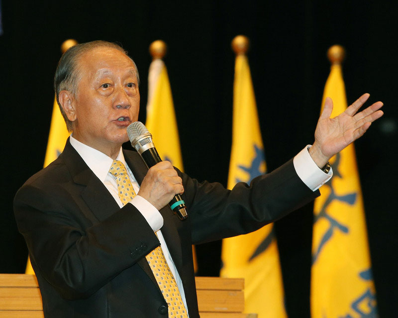 新党17日晚间在台北举行26周年党庆大会，党主席郁慕明宣布新党版一国两制台湾方案。（中央社）