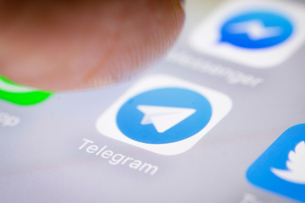 加密隐私讯息平台〈Telegram〉，在香港抗议游行中负起了重要的角色。