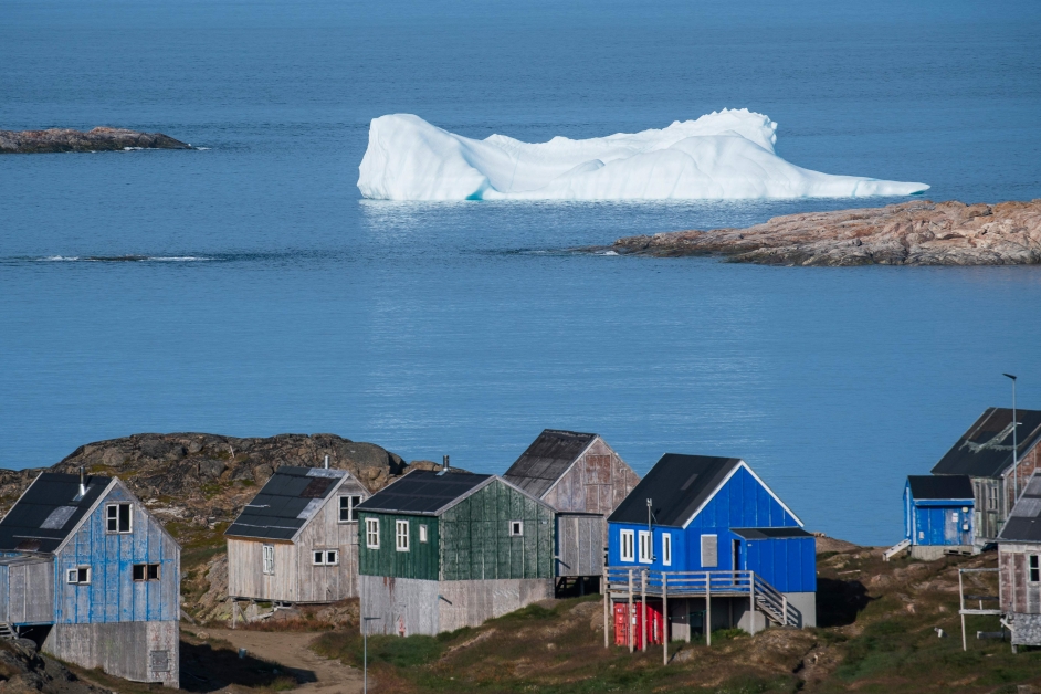 冰块飘浮在格陵兰岛海上。（法新社）