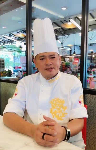 叶明坤：作为饮食业者，不仅是提供顾客一天3餐，也希望在这个中秋佳节，为顾客做最佳品质的月饼。