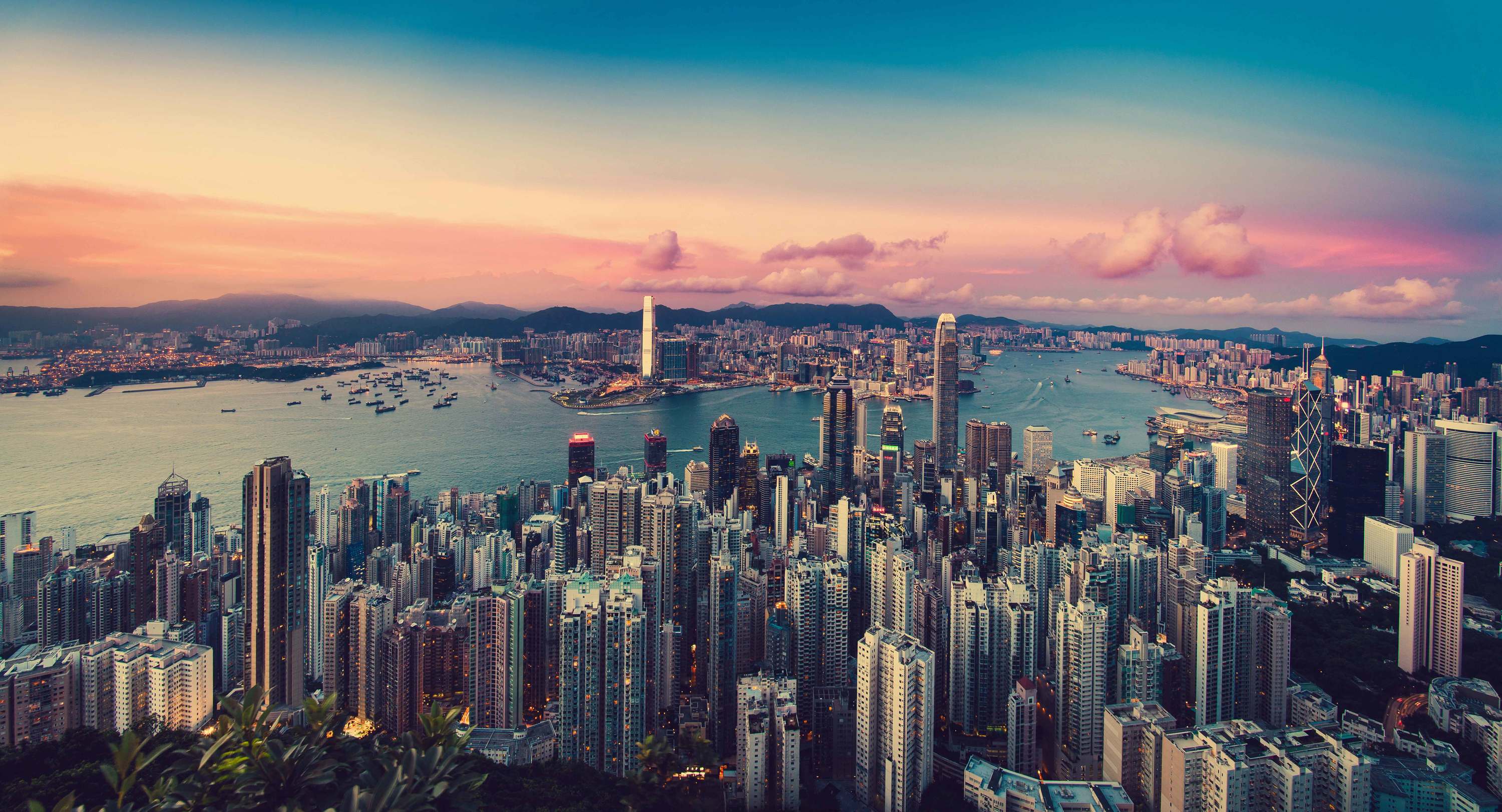 香港。
