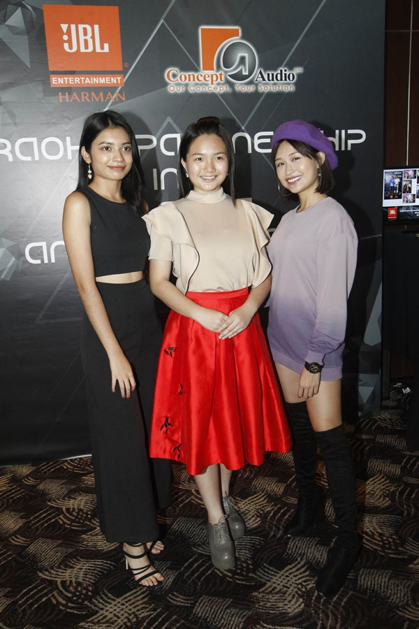李佩玲（左起）、李馨巧和黄若熙受邀出席JBL娱乐推介礼。