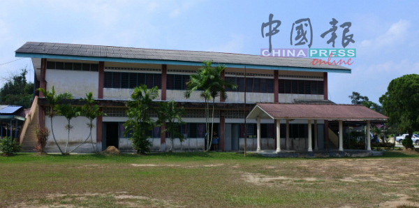 启牖华小现有的校舍已有60年的历史。