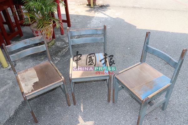 学生的椅子破损不堪，难以再维修使用。