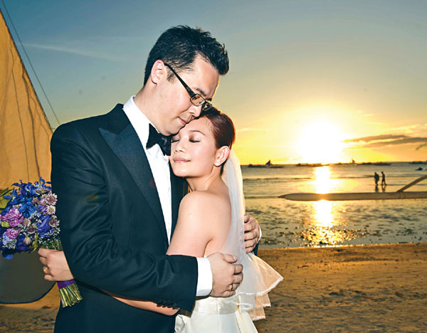 梁静茹2010年与赵元同结婚，2014年诞下一子赵奕晨。