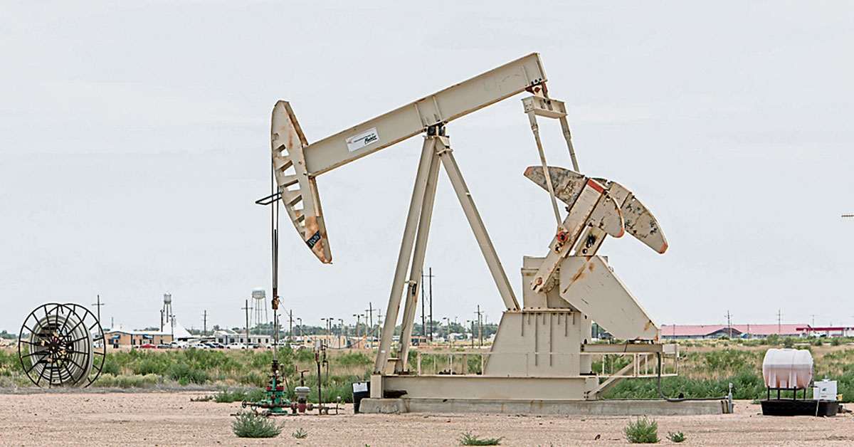 国际油价周一暴涨，油气股随之起舞。