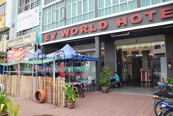 文冬陆佑街EV World 酒店熟食档，有便宜及好吃的椰浆饭。