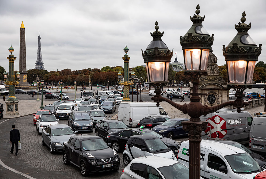 巴黎市中心周五大塞车。