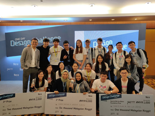 来自The One Academy的获奖师生，前排左起：Lim Joe Yi、Syafa Sakinah、Aresha Suraya、Chua E-Xuan和Tan Lai Zeng。