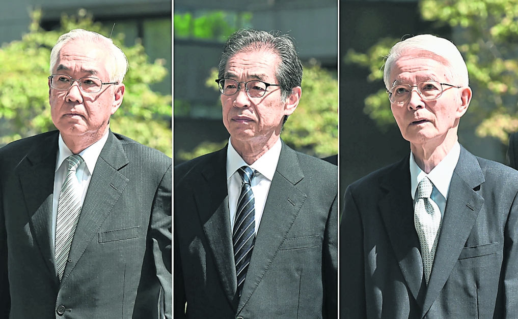 东电前会长胜俣久（右起）、前副社长武黑一郎和武藤荣被判罪名不成立。（法新社）