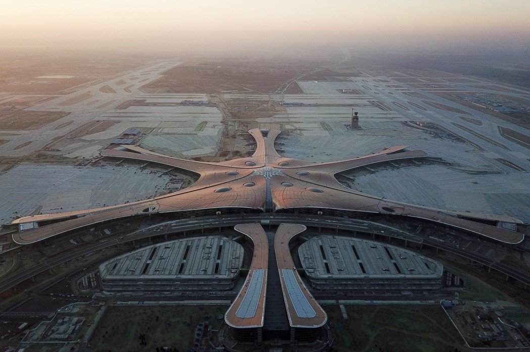北京大兴国际机场独特的设计，也被部分中国民众昵称为“海星机场”。 