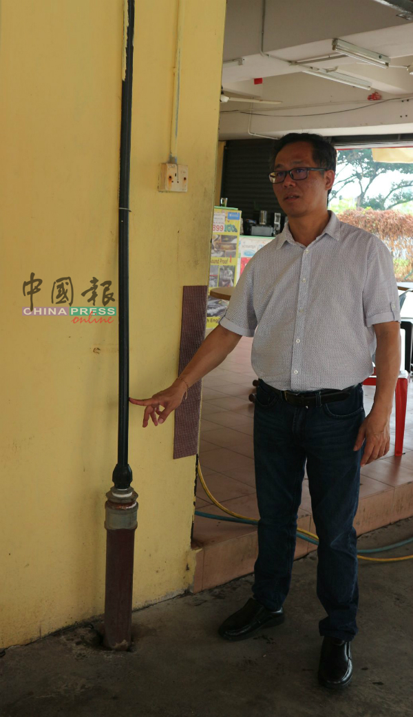 刘志良指更换后的部分水管宽度变小了，影响了输水的供应。