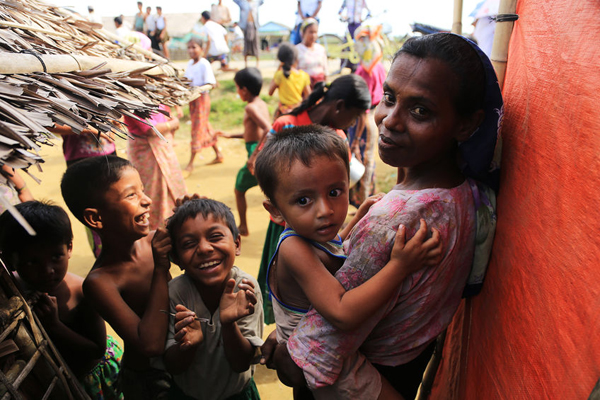 目前估计约有55至60万罗兴亚人在缅甸若开邦。