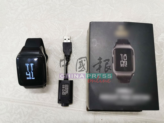 电子烟以假乱真，其中有用电子手表掩人耳目的造型，售价约125令吉。