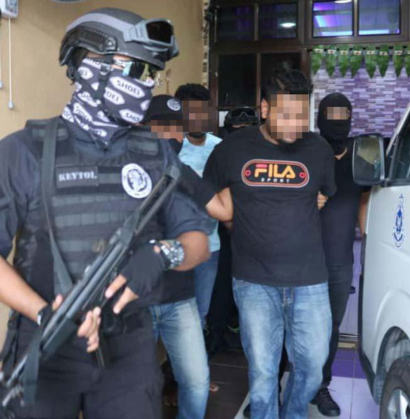 吉打居林1名27岁技术人员，因持有“淡米尔之虎”恐怖组织的相关物品而被捕。