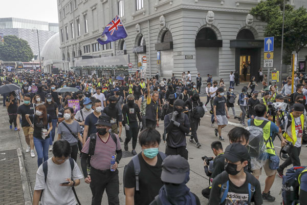 香港示威者周六再次走上街头。