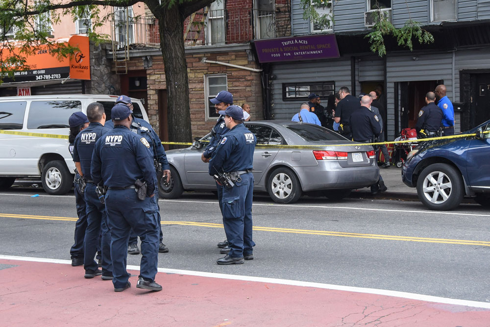 事发后，纽约警方封锁了案发现场。