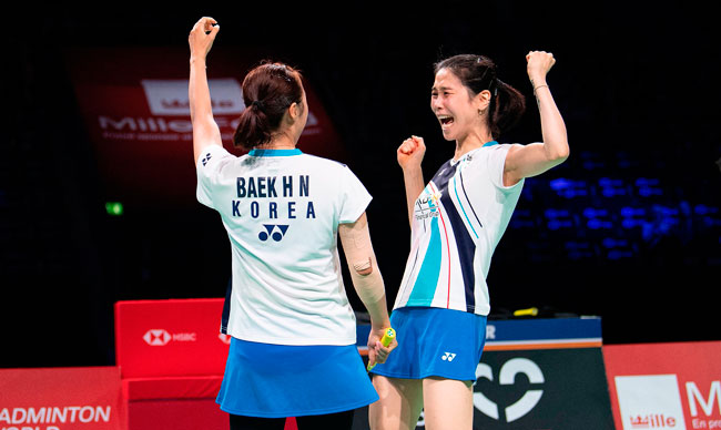 周日5个决赛，仅有一组韩国选手取得资格，白荷娜与郑景银（右）最后不负所讬。