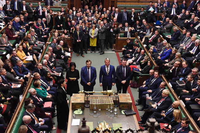 英国下议院在周二夜间，通过约翰逊提前大选的法案。