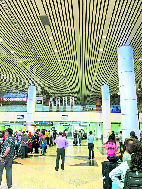 陈姓拿督在机场出入境等待台湾籍友人出关时，接获对方来电指遭拒绝入境。