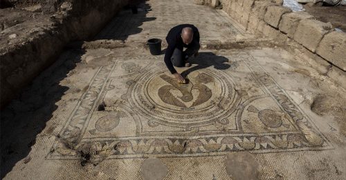以色列1500年前教堂 古老精美地砖重见天日