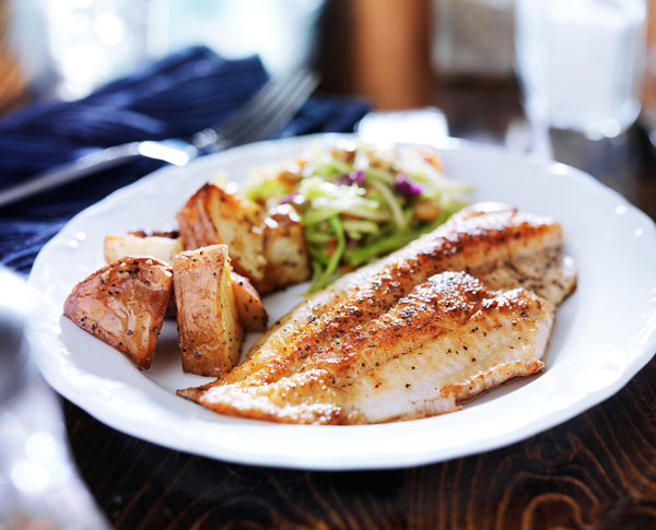 Impossible Foods最近更以独家配方的血红素，成功制出了植物鱼肉，可用来煮鱼汤、西班牙海鲜饭和凯撒酱等，把触角延伸到了海鲜市场。