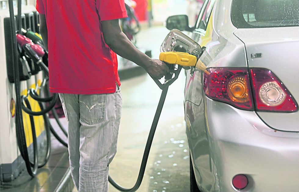 新汽油补贴机制将减低政府开销，但也可能影响消费情绪。
