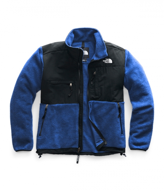 1995 Retro Denali Jacket具有卓越加固耐磨设计，采用了加固防撕烈贴片，轻盈耐磨，相当耐穿。其内面是舒适保暖的绒面料，手感舒适柔滑，可聚热锁温。