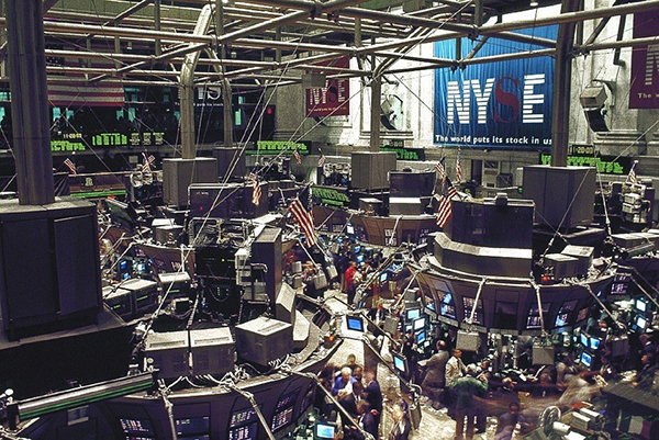 华尔街股市8日开盘急挫，图为纽约证券交易所。（图取自Pixabay图库）
