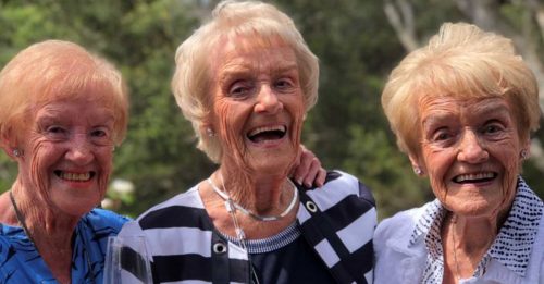早产3胞胎姐妹  共庆90岁大寿