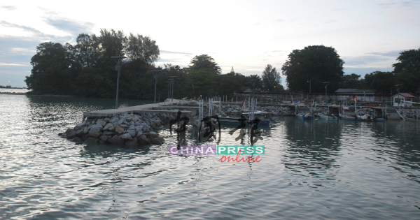 海南村渔民码头的防浪堤原有样貌。